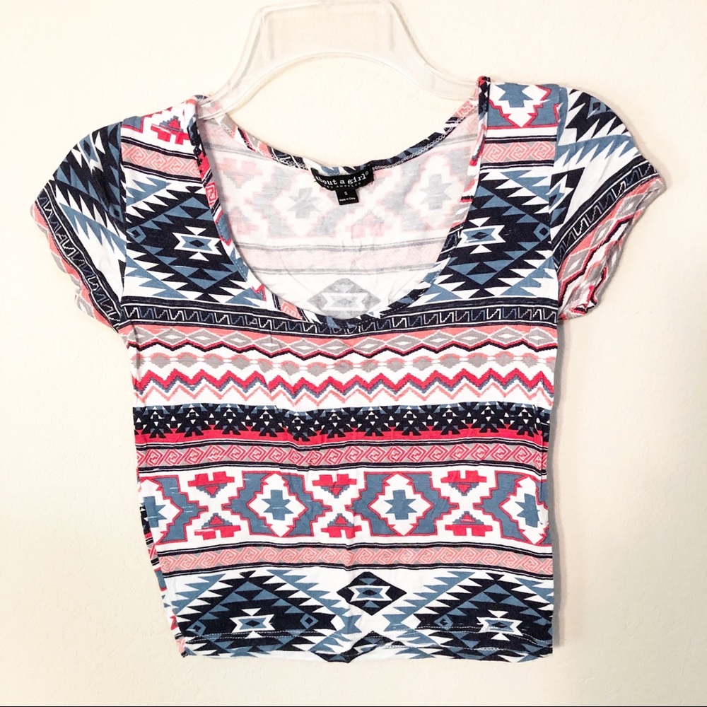 About a Girl | Tribal print boho crop top - Picture 2 of 4